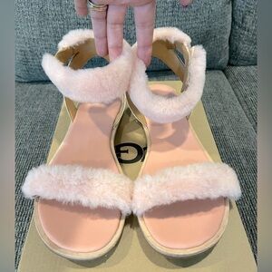 UGG Fluff Springs Pink Size 9